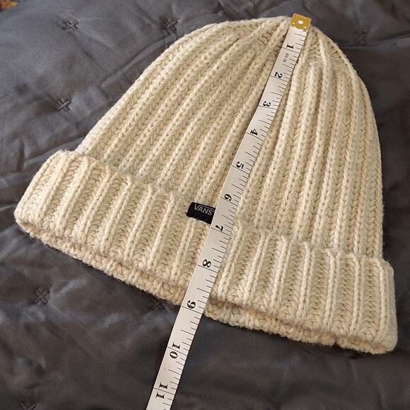 Vans Beanie UNISEX OSFM Cream Skateboarding Streetwear Athleisure Cozycore - Picture 4 of 7